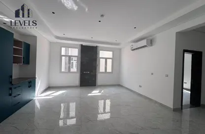 Apartment - 7 Bedrooms for rent in Al Kheesa - Al Kheesa - Umm Salal Mohammed