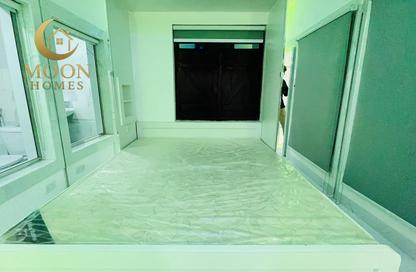 Apartment - 1 Bedroom - 1 Bathroom for rent in Umm Ghwailina Comm - Umm Ghuwalina - Umm Ghuwailina - Doha