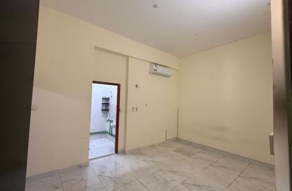 Apartment - Studio - 1 for rent in Al Azizia Street - Al Aziziyah - Doha