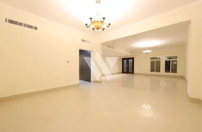 Villa - 4 Bedrooms - 5 Bathrooms for rent in Souk Al gharaffa - Al Gharrafa - Doha