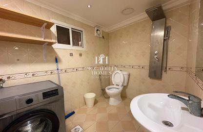 Whole Building - Studio - 1 Bathroom for rent in Umm Ghwailina Comm - Umm Ghuwalina - Umm Ghuwailina - Doha