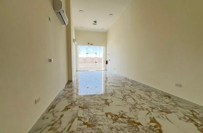 Retail - Studio - 1 Bathroom for rent in Al Azizia Street - Al Aziziyah - Doha