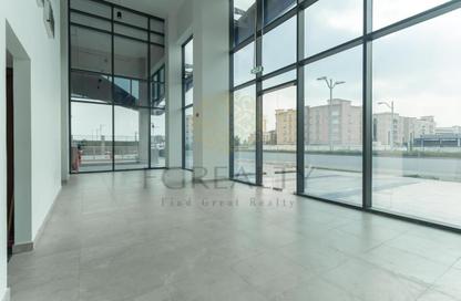 Shop - Studio - 1 Bathroom for rent in Lusail City - Lusail