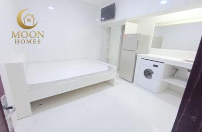 Apartment - Studio - 1 Bathroom for rent in Umm Ghuwailina 4 - Umm Ghuwailina - Doha Apartment - Studio - 1 Bathroom for rent in Umm Ghuwailina 4 - Umm Ghuwailina - Doha