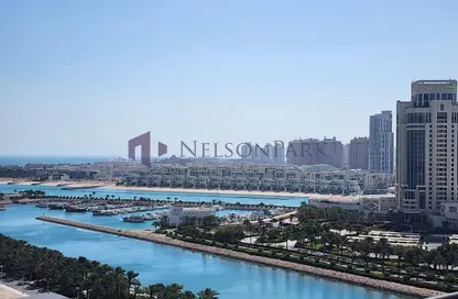 Apartment - 1 Bedroom - 2 Bathrooms for sale in Marina Tower 21 - Marina District - Lusail