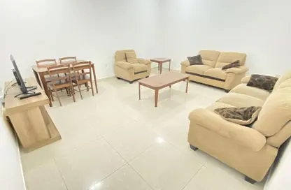 Apartment - 1 Bedroom - 1 Bathroom for rent in Umm Ghuwalina - Umm Ghuwailina - Doha