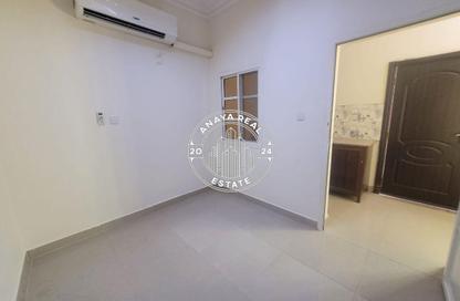 Villa - 1 Bedroom - 1 Bathroom for rent in Umm Al Seneem Street - Ain Khaled - Doha