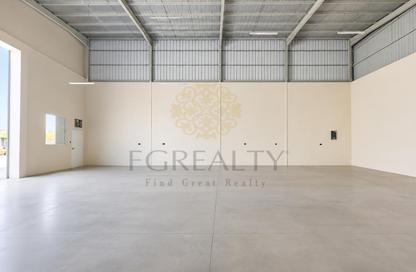 Warehouse - Studio - 4 Bathrooms for rent in Industrial Area 2 - Industrial Area - Industrial Area - Doha