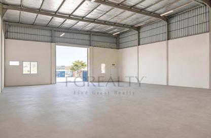 Warehouse - Studio - 4 Bathrooms for rent in Industrial Area 2 - Industrial Area - Industrial Area - Doha