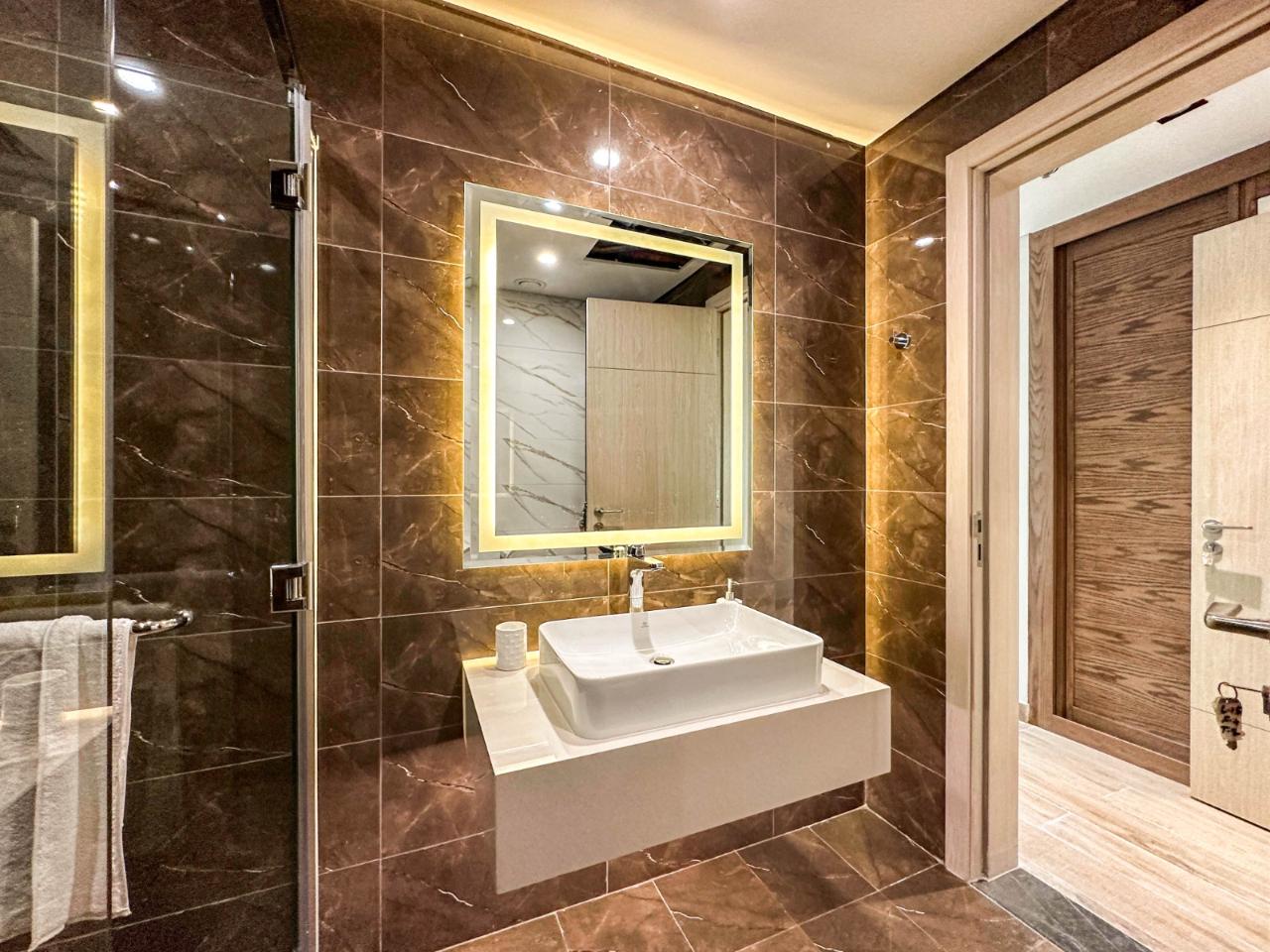 Furnished 2 Bedroom Apartment in Lusail Marina thumbnail 9