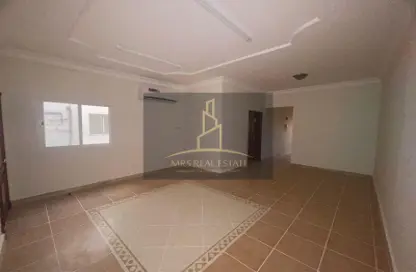 شقة - 2 غرف نوم - 2 حمامات للايجار في شارع المطار القديم - طريق المطار القديم - الدوحة