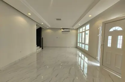 Apartment - 4 Bedrooms - 4 Bathrooms for rent in Wadi Al Markh - Muraikh - AlMuraikh - Doha