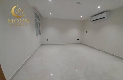 Apartment - 2 Bedrooms - 3 Bathrooms for rent in Al Mansoura - Al Mansoura - Doha