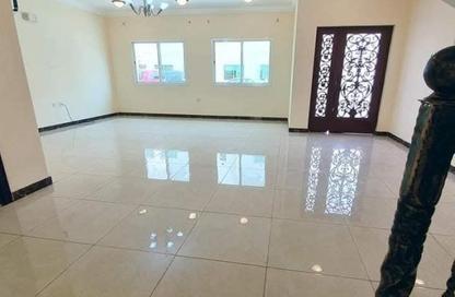 مجمع سكني - 3 غرف نوم - 3 حمامات للايجار في عين خالد - الدوحة