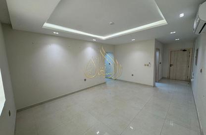 Apartment - 2 - 3 for rent in Madinat Khalifa - Doha