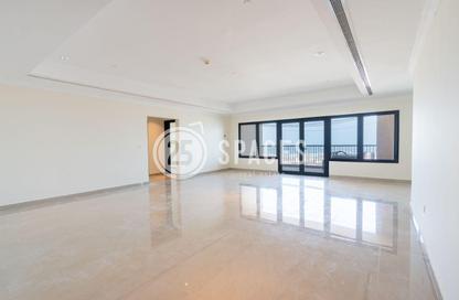 Apartment - 2 Bedrooms - 3 Bathrooms for sale in East Porto Drive - Porto Arabia - The Pearl Island - Doha Apartment - 2 Bedrooms - 3 Bathrooms for sale in East Porto Drive - Porto Arabia - The Pearl Island - Doha