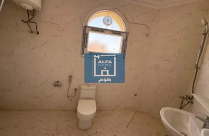 Apartment - 2 Bedrooms - 2 Bathrooms for rent in Bin Omran - Fereej Bin Omran - Doha Apartment - 2 Bedrooms - 2 Bathrooms for rent in Bin Omran - Fereej Bin Omran - Doha