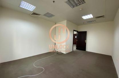 Office Space - Studio - 2 Bathrooms for rent in Ramada Commercial Building - Al Rawabi Street - Al Muntazah - Doha
