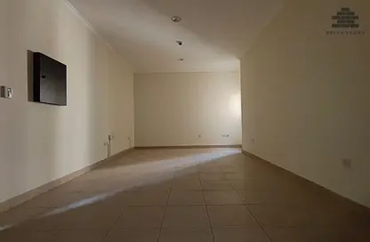 Apartment - 2 Bedrooms - 1 Bathroom for rent in Al Sadd Road - Al Sadd - Doha