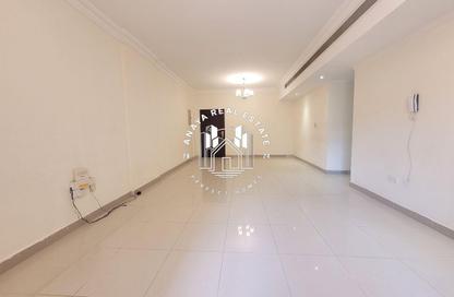 Apartment - 3 Bedrooms - 3 Bathrooms for rent in Al Mansoura - Al Mansoura - Doha