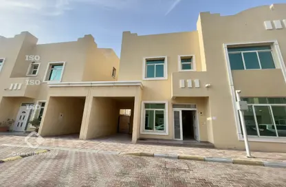 فيلا - 5 غرف نوم - 4 حمامات للايجار في الخيصة - الخيصة - أم صلال محمد