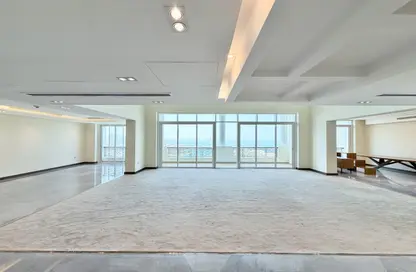 Apartment - 2 Bedrooms - 3 Bathrooms for rent in Viva West - Viva Bahriyah - The Pearl Island - Doha