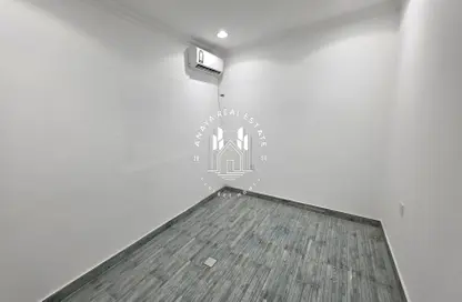 Apartment - 2 Bedrooms - 1 Bathroom for rent in Al Maamoura - Al Maamoura - Doha