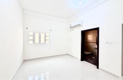 Apartment - Studio - 1 Bathroom for rent in Souk Al gharaffa - Al Gharrafa - Doha