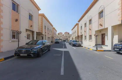 مجمع سكني - 6 غرف نوم - 6 حمامات للايجار في Hazm Al Markhiya - الدوحة