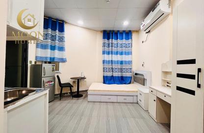 Apartment - Studio - 1 Bathroom for rent in Umm Ghwailina Comm - Umm Ghuwalina - Umm Ghuwailina - Doha