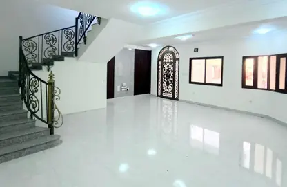 فيلا - 6 غرف نوم - 6 حمامات للايجار في شارع الوعب - الوعب - الدوحة