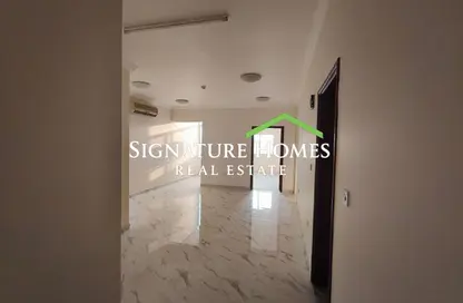 شقة - 2 غرف نوم - 3 حمامات للايجار في ام غوالينا تجارية - ام غويلينا - أم غويلينا - الدوحة