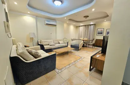 Apartment - 2 Bedrooms - 3 Bathrooms for rent in Al Sadd Road - Al Sadd - Doha