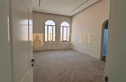 Villa - 5 - 6 for rent in Al Kheesa - Al Kheesa - Umm Salal Mohammed