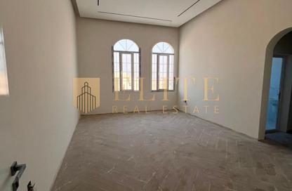 Villa - 5 - 6 for rent in Al Kheesa - Al Kheesa - Umm Salal Mohammed