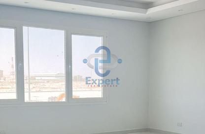 Warehouse - Studio - 1 for rent in East Industrial Street - Birkat Al Awamer - Al Wakra