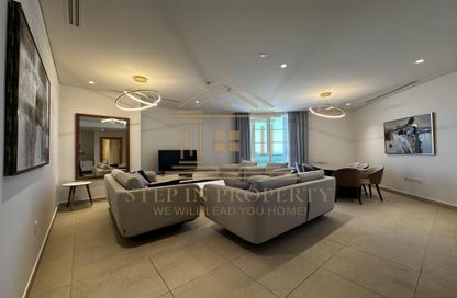 Apartment - 3 Bedrooms - 5 Bathrooms for rent in Floresta Gardens - Floresta Gardens - The Pearl Island - Doha