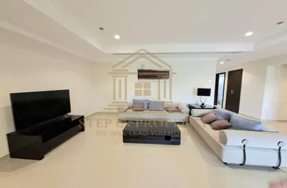 Apartment - 2 Bedrooms - 3 Bathrooms for rent in East Porto Drive - Porto Arabia - The Pearl Island - Doha