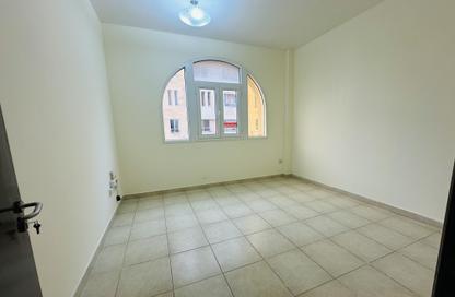 Apartment - 3 Bedrooms - 2 Bathrooms for rent in Al Mansoura - Al Mansoura - Doha