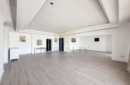 Apartment - 2 Bedrooms - 3 Bathrooms for rent in West Porto Drive - Porto Arabia - The Pearl Island - Doha