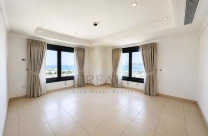 Apartment - 2 Bedrooms - 3 Bathrooms for rent in West Porto Drive - Porto Arabia - The Pearl Island - Doha