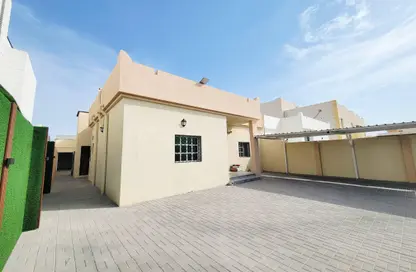 Villa - 3 Bedrooms - 3 Bathrooms for rent in Bu Hamour Street - Abu Hamour - Doha