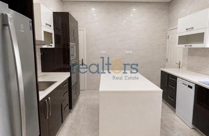 مجمع سكني - 4 غرف نوم - 4 حمامات للايجار في شارع النعمان - العزيزية - الدوحة