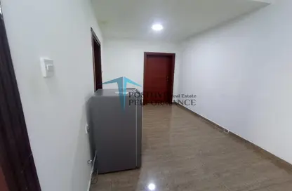 Apartment - Studio - 1 Bathroom for rent in Al Dafna - Al Dafna - Doha