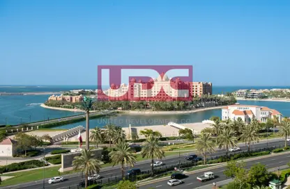 Apartment - 2 Bedrooms - 3 Bathrooms for sale in West Porto Drive - Porto Arabia - The Pearl Island - Doha