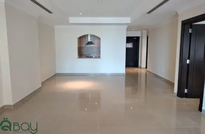 Apartment - 1 Bedroom - 2 Bathrooms for rent in West Porto Drive - Porto Arabia - The Pearl Island - Doha