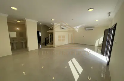 فيلا - 6 غرف نوم - 6 حمامات للايجار في الخيصة - الخيصة - أم صلال محمد