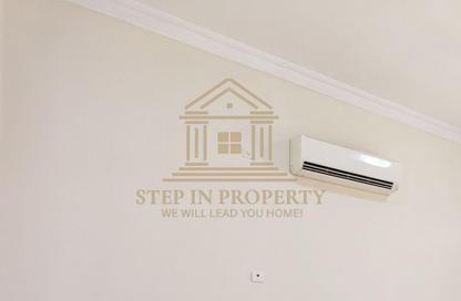 Villa - 5 Bedrooms - 4 Bathrooms for rent in Bu Hamour Street - Abu Hamour - Doha