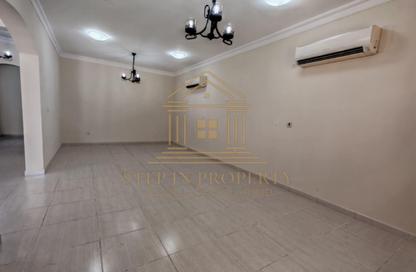Villa - 5 Bedrooms - 4 Bathrooms for rent in Bu Hamour Street - Abu Hamour - Doha