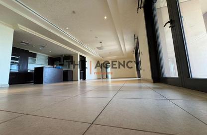 Apartment - 2 Bedrooms - 4 Bathrooms for sale in Tower 19 - Porto Arabia - The Pearl Island - Doha